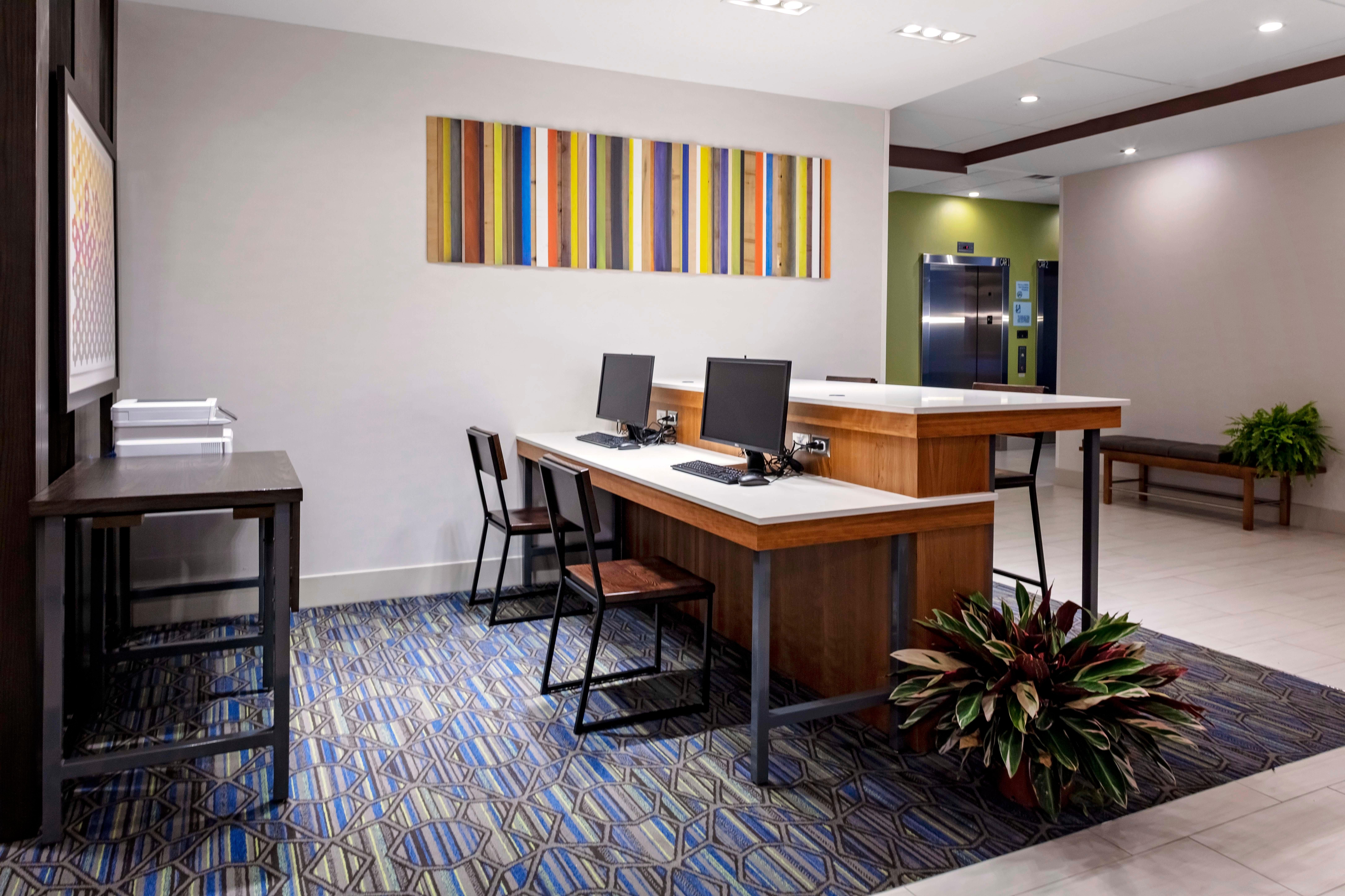 Holiday Inn Express & Suites - Madison By Ihg Ngoại thất bức ảnh