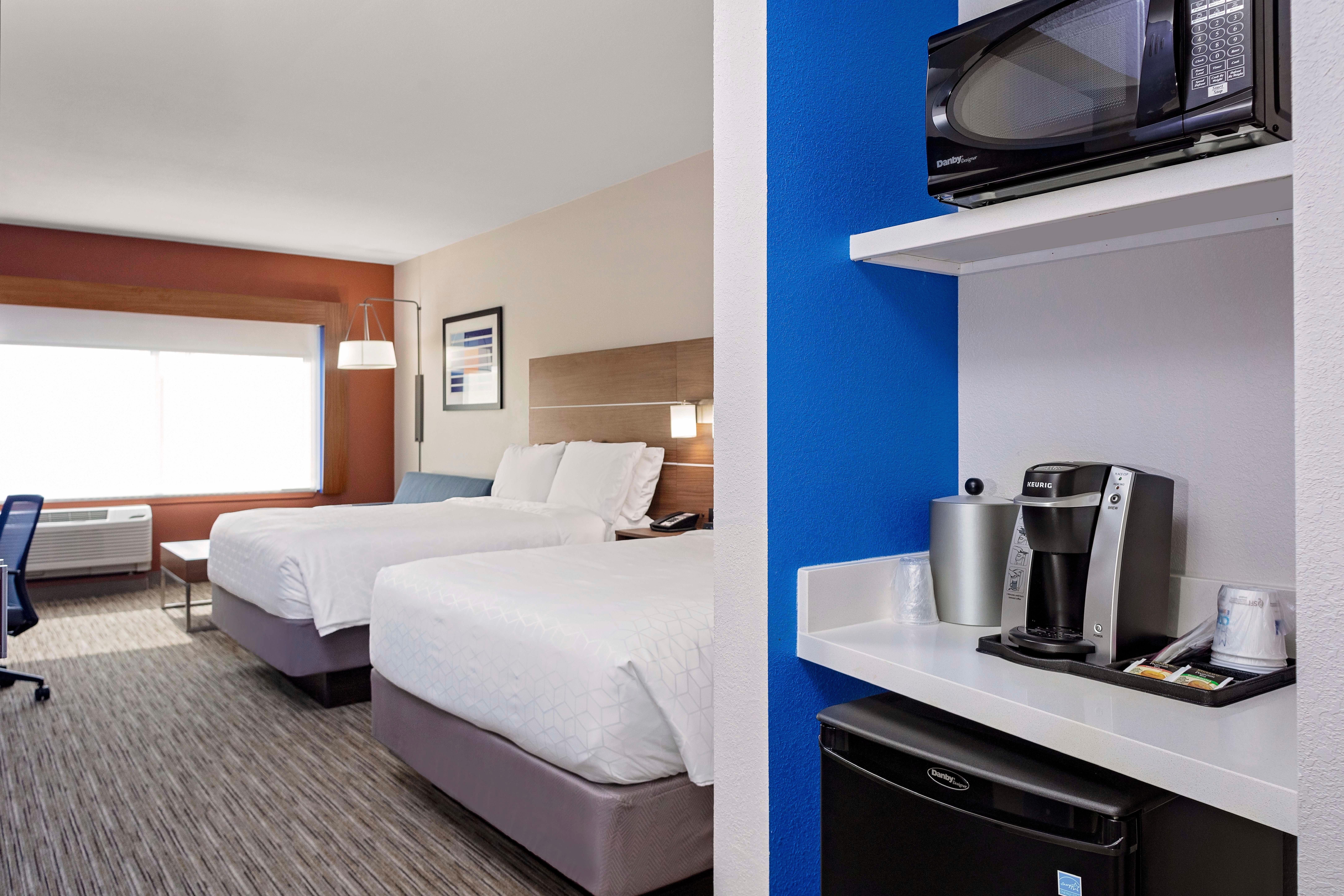 Holiday Inn Express & Suites - Madison By Ihg Ngoại thất bức ảnh