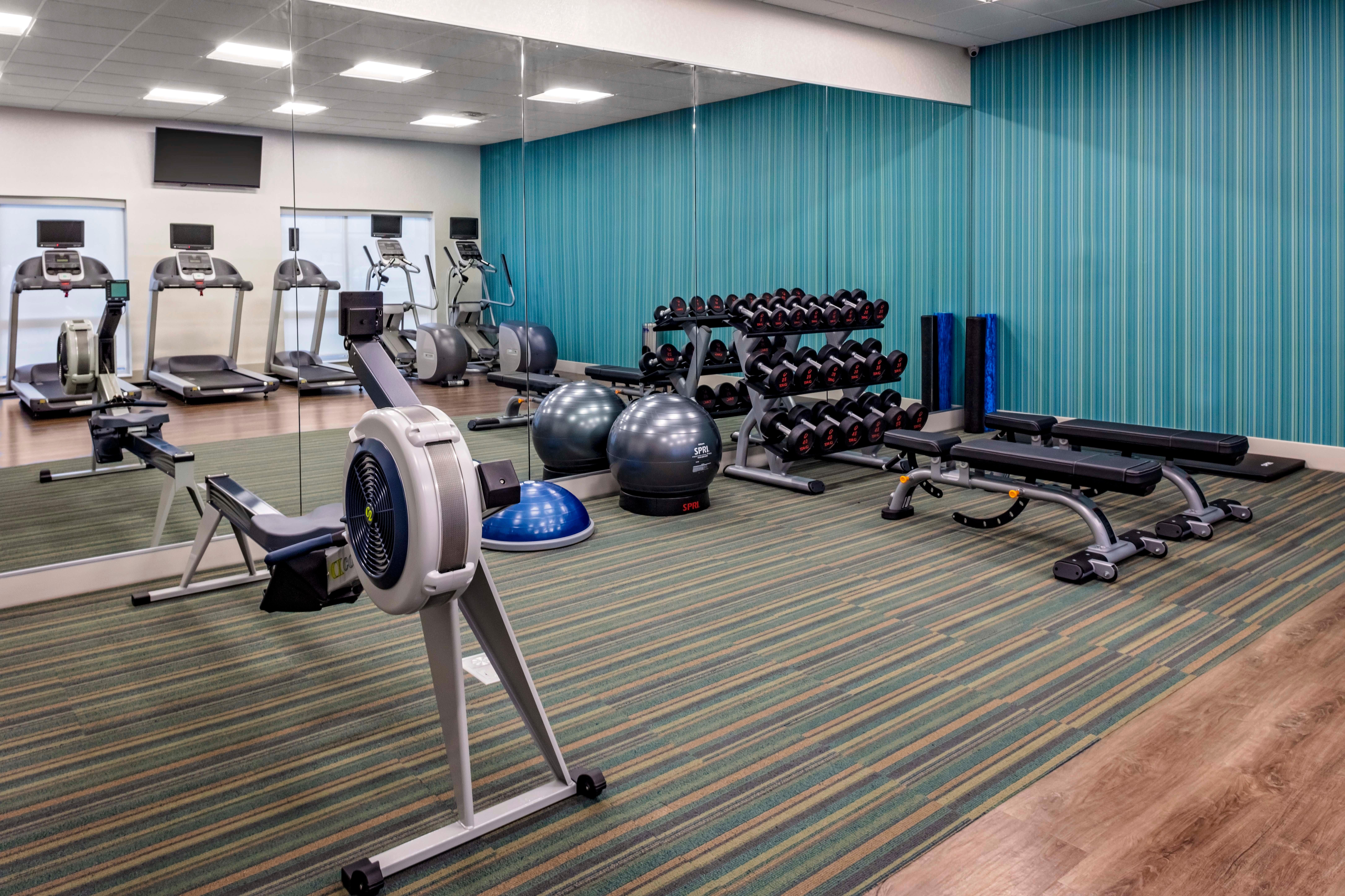 Holiday Inn Express & Suites - Madison By Ihg Ngoại thất bức ảnh